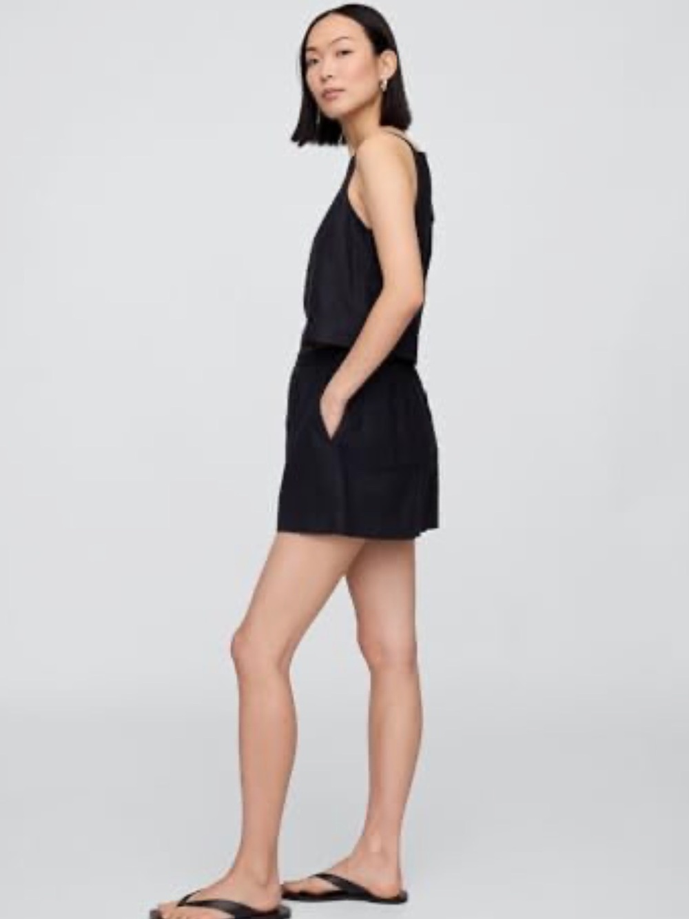 Black Linen-Blend Cropped Tank Top and Shorts Set - Picture 3 of 5